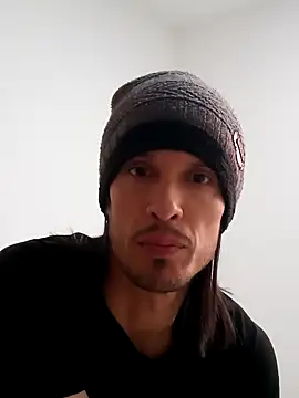 Snapshot of Santini001 chatting on October 2025 03:42:01 PM Santini001 online show from October 2025 03:42:01 PM