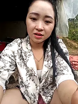 Snapshot of miemie-xx chatting on October 2025 02:01:02 AM miemie-xx online show from October 2025 02:01:02 AM