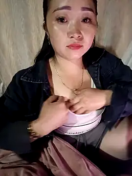 Snapshot of miemie-xx chatting on October 2025 12:27:01 PM miemie-xx online show from October 2025 12:27:01 PM