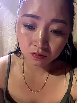 Snapshot of miemie-xx chatting on October 2025 01:18:01 PM miemie-xx online show from October 2025 01:18:01 PM