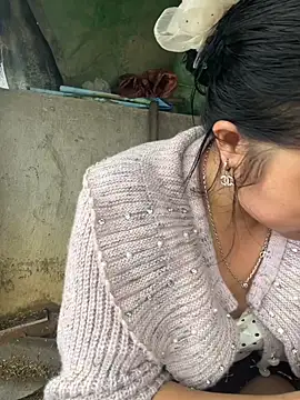 Snapshot of miemie-xx chatting on November 2025 02:58:02 AM miemie-xx online show from November 2025 02:58:02 AM