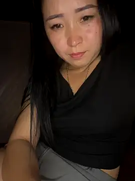 Snapshot of miemie-xx chatting on November 2025 11:42:02 AM miemie-xx online show from November 2025 11:42:02 AM