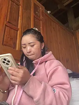 Snapshot of miemie-xx chatting on November 2025 01:39:02 AM miemie-xx online show from November 2025 01:39:02 AM