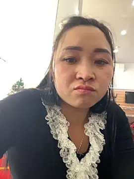 Snapshot of miemie-xx chatting on November 2025 07:07:01 AM miemie-xx online show from November 2025 07:07:01 AM