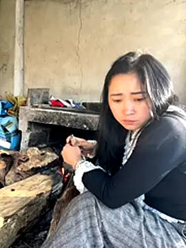 Snapshot of miemie-xx chatting on November 2025 01:18:01 AM miemie-xx online show from November 2025 01:18:01 AM