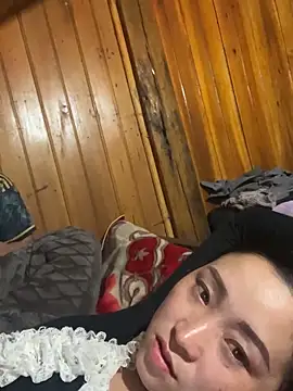 Snapshot of miemie-xx chatting on December 2025 01:42:01 PM miemie-xx online show from December 2025 01:42:01 PM