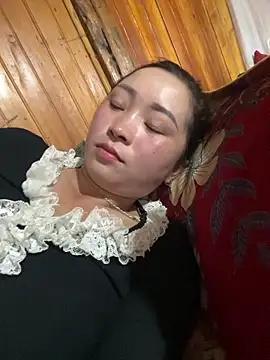 Snapshot of miemie-xx chatting on December 2025 05:13:01 AM miemie-xx online show from December 2025 05:13:01 AM