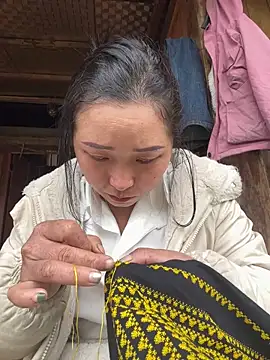 Snapshot of miemie-xx chatting on December 2025 02:28:02 AM miemie-xx online show from December 2025 02:28:02 AM