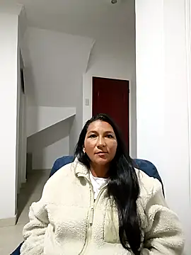 Snapshot of MarleenBrown chatting on October 2025 11:02:01 PM MarleenBrown online show from October 2025 11:02:01 PM