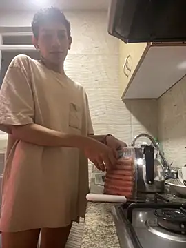 Snapshot of SiaraRealist chatting on November 2025 08:08:01 PM SiaraRealist online show from November 2025 08:08:01 PM