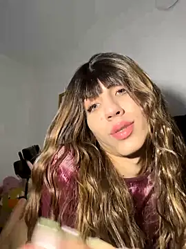 Snapshot of SiaraRealist chatting on November 2025 12:54:01 AM SiaraRealist online show from November 2025 12:54:01 AM