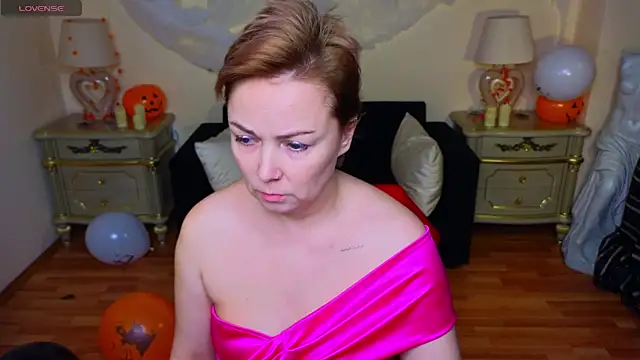 Snapshot of Viola_Rayden chatting on October 2025 11:32:02 AM Viola Rayden online show from October 2025 11:32:02 AM