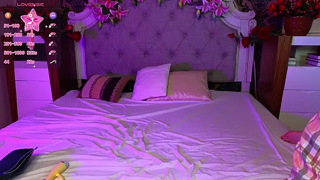 Snapshot of Viola_Rayden chatting on November 2025 11:22:01 AM Viola Rayden online show from November 2025 11:22:01 AM