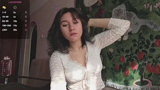 MiaLovelyOne online show from May 2026 04:28:02 AM