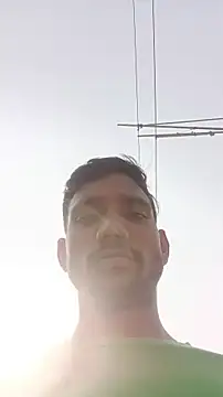 Snapshot of BiggerDickGuy chatting on November 2025 04:33:02 AM BiggerDickGuy online show from November 2025 04:33:02 AM