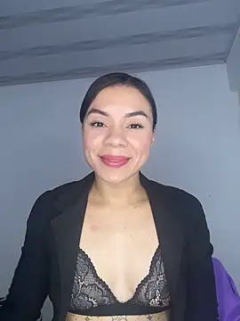 Snapshot of Crystal_555 chatting on October 2025 06:23:02 AM Crystal 555 online show from October 2025 06:23:02 AM