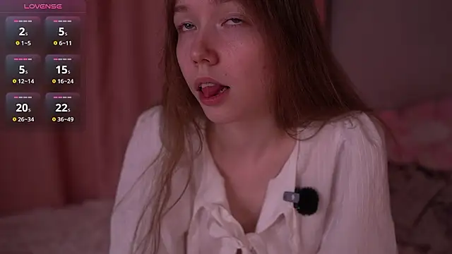 Petite Polly online show from March 2026 06:12:01 PM