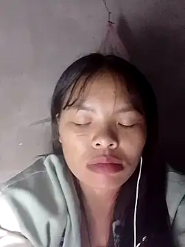 Snapshot of hello-cute chatting on October 2025 04:18:01 PM hello-cute online show from October 2025 04:18:01 PM