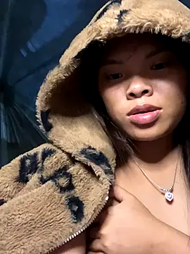 Snapshot of hello-cute chatting on November 2025 03:33:02 PM hello-cute online show from November 2025 03:33:02 PM