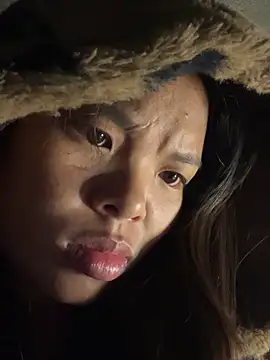 Snapshot of hello-cute chatting on November 2025 06:43:01 PM hello-cute online show from November 2025 06:43:01 PM