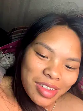 Snapshot of hello-cute chatting on December 2025 03:18:02 PM hello-cute online show from December 2025 03:18:02 PM