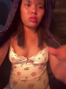 Snapshot of hello-cute chatting on December 2025 03:22:02 AM hello-cute online show from December 2025 03:22:02 AM