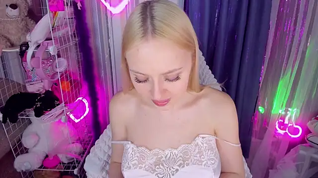 CeaneLino online show from March 2026 12:10:02 PM