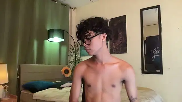 AsianCarl online show from November 2025 03:32:02 PM