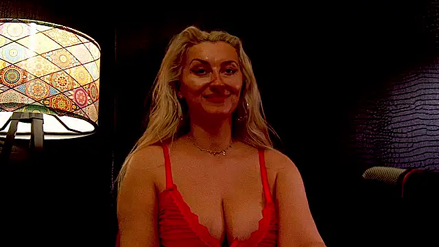 Snapshot of LeticiaReys chatting on February 2026 12:45:01 PM LeticiaReys online show from February 2026 12:45:01 PM