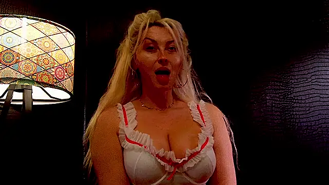 Snapshot of LeticiaReys chatting on March 2026 01:06:02 PM LeticiaReys online show from March 2026 01:06:02 PM