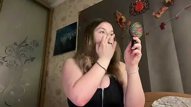 Crave Elise online show from December 2025 03:28:02 PM