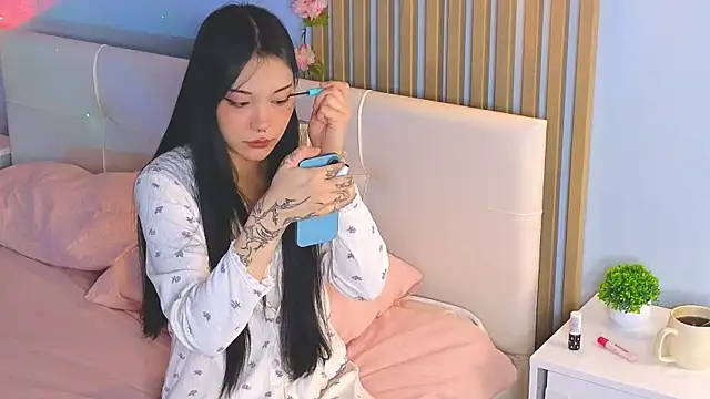 Snapshot of hellowianny chatting on October 2025 01:53:02 PM hellowianny online show from October 2025 01:53:02 PM