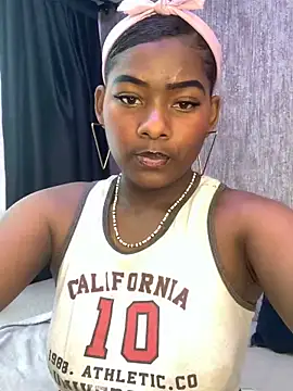 Snapshot of KarinaFlowers_ chatting on November 2025 12:15:02 PM KarinaFlowers online show from November 2025 12:15:02 PM