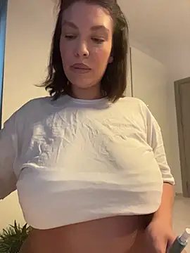 ClaraPasssion online show from August 2026 05:37:01 PM