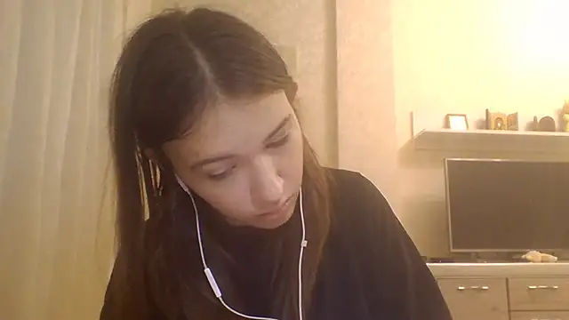 Snapshot of CeyaLier chatting on October 2025 02:05:01 PM CeyaLier online show from October 2025 02:05:01 PM