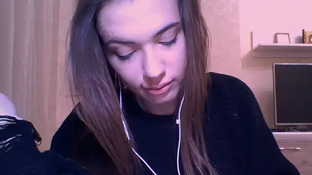 Snapshot of CeyaLier chatting on December 2025 05:28:02 PM CeyaLier online show from December 2025 05:28:02 PM