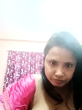 Snapshot of Megla879 chatting on November 2025 03:41:01 AM Megla879 online show from November 2025 03:41:01 AM