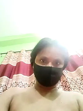 Snapshot of Megla879 chatting on November 2025 08:00:01 PM Megla879 online show from November 2025 08:00:01 PM