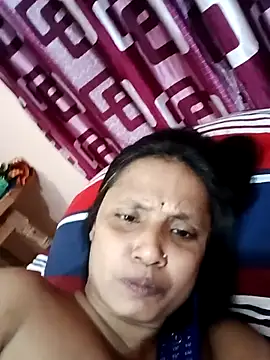 Snapshot of Megla879 chatting on November 2025 01:45:01 PM Megla879 online show from November 2025 01:45:01 PM