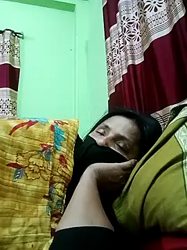 Snapshot of Megla879 chatting on November 2025 03:55:01 PM Megla879 online show from November 2025 03:55:01 PM