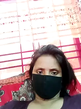 Snapshot of Megla879 chatting on November 2025 05:46:01 AM Megla879 online show from November 2025 05:46:01 AM