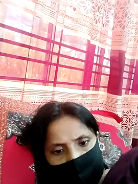 Snapshot of Megla879 chatting on November 2025 06:30:02 AM Megla879 online show from November 2025 06:30:02 AM