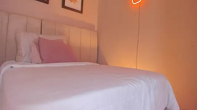 Snapshot of _alison_c chatting on October 2025 11:33:02 AM alison c online show from October 2025 11:33:02 AM