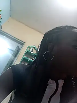 Snapshot of BeverlyMadison_ chatting on November 2025 01:33:02 PM BeverlyMadison online show from November 2025 01:33:02 PM