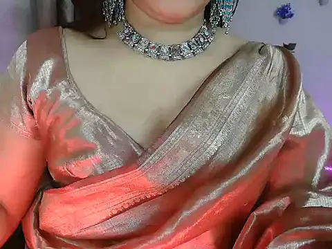 Snapshot of Royal_zara chatting on November 2025 05:59:01 PM Royal zara online show from November 2025 05:59:01 PM