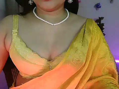 Snapshot of Royal_zara chatting on November 2025 05:02:01 PM Royal zara online show from November 2025 05:02:01 PM