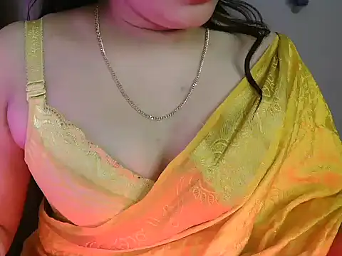 Snapshot of Royal_zara chatting on November 2025 04:32:02 PM Royal zara online show from November 2025 04:32:02 PM