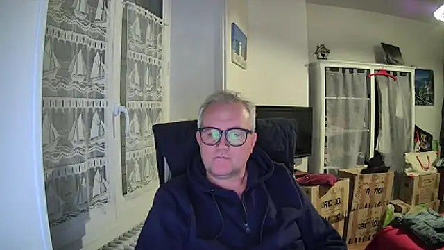 Snapshot of macdut67 chatting on November 2025 05:15:01 PM macdut67 online show from November 2025 05:15:01 PM