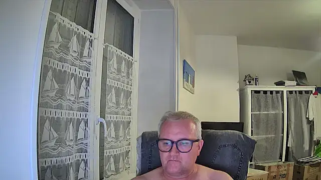 Snapshot of macdut67 chatting on July 2026 12:58:01 AM macdut67 online show from July 2026 12:58:01 AM