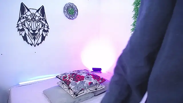 Snapshot of Emo_Boy_ chatting on November 2025 12:31:02 PM Emo Boy online show from November 2025 12:31:02 PM